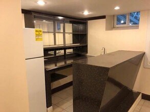 49 Hackensack Rd, Unit 1 in Chestnut Hill, MA - Building Photo - Building Photo