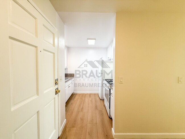 14249 Friar St, Unit 4 in Los Angeles, CA - Building Photo - Building Photo