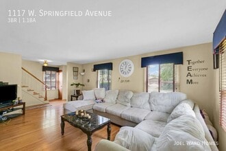 1117 W Springfield Ave in Champaign, IL - Building Photo - Building Photo
