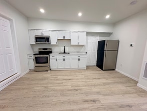 115 Crawford Ave, Unit A in Altoona, PA - Building Photo - Building Photo