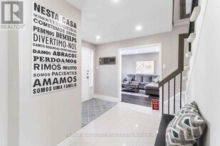 17 Mikado Crescent in Brampton, ON - Building Photo