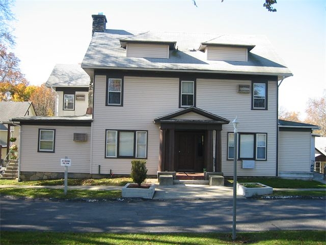 Cortway Apartments in Mohegan Lake, NY - Foto de edificio