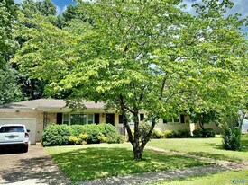 10011 Strong Dr SE in Huntsville, AL - Building Photo