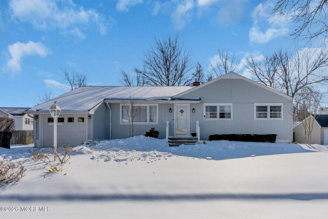 7 Klein St in Ocean Township, NJ - Building Photo