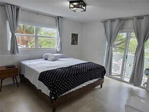 1498 Jefferson Ave, Unit 304 in Miami Beach, FL - Foto de edificio - Building Photo