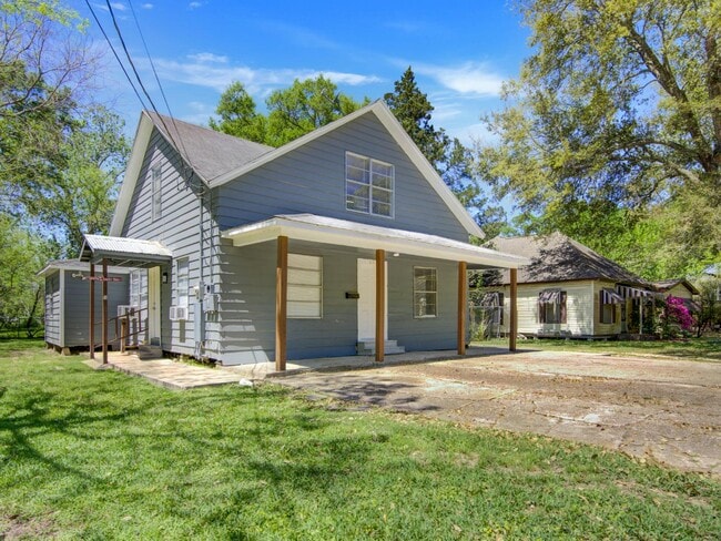 property at 313 N Beauregard St