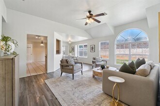 2013 Cedar Meadow Ln in Edmond, OK - Building Photo - Building Photo