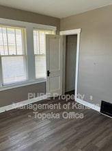 1020 SW Woodward Ave in Topeka, KS - Building Photo - Building Photo