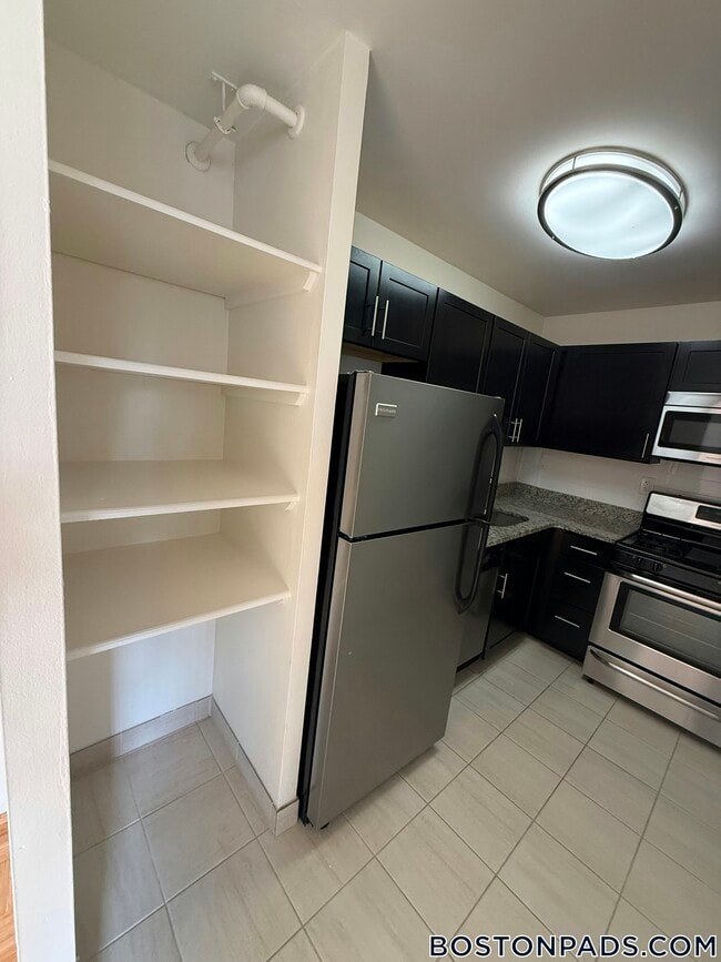 175 Freeman St in Brookline, MA - Building Photo - Building Photo