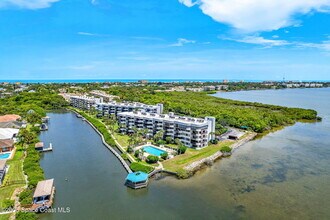 300 Columbia Dr in Cape Canaveral, FL - Building Photo - Building Photo