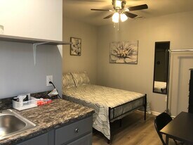 5534 Allen Rd E, Unit Furnished Home in Charlotte, NC - Building Photo