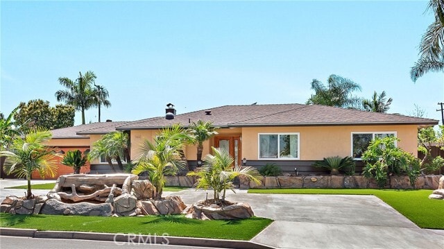 property at 3801 N Tunales Dr