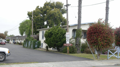 Bartlett Apartments in Hayward, CA - Building Photo - Building Photo