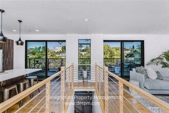 1433 1/2 Waterloo St in Los Angeles, CA - Building Photo - Building Photo