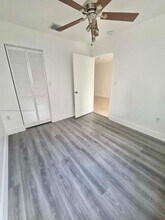 2184 NE 167th St in North Miami Beach, FL - Building Photo - Building Photo