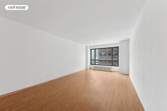 501 E 87th St in New York, NY - Building Photo - Building Photo