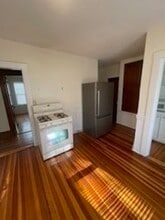 97 Playstead Rd, Unit #1 in Medford, MA - Foto de edificio - Building Photo