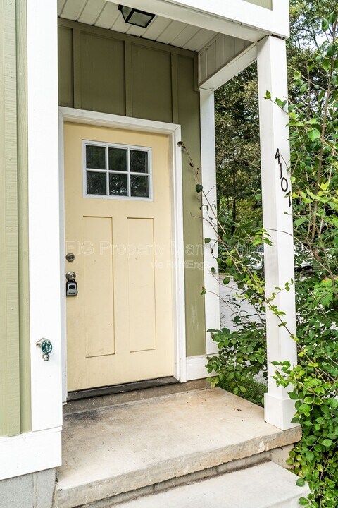 4107 Mountain Trek Way in Knoxville, TN - Building Photo