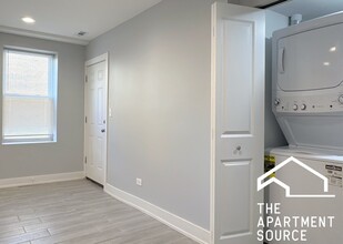 926 W 32nd Pl in Chicago, IL - Building Photo - Building Photo