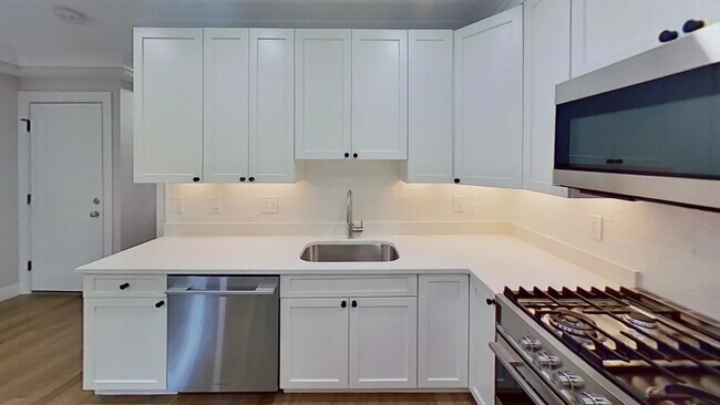 12 Lopez Ave in Cambridge, MA - Foto de edificio - Building Photo