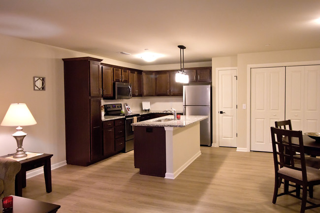 Park Place at Brook Edge in Troy, NY - Foto de edificio - Building Photo