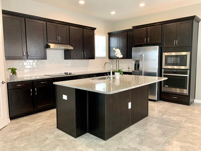 16066 Micelli Dr in Winter Garden, FL - Foto de edificio - Building Photo