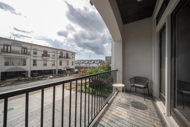2905 Bering Dr in Houston, TX - Building Photo - Building Photo