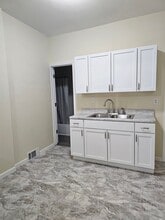 419 Montrose St in Salina, KS - Foto de edificio - Building Photo