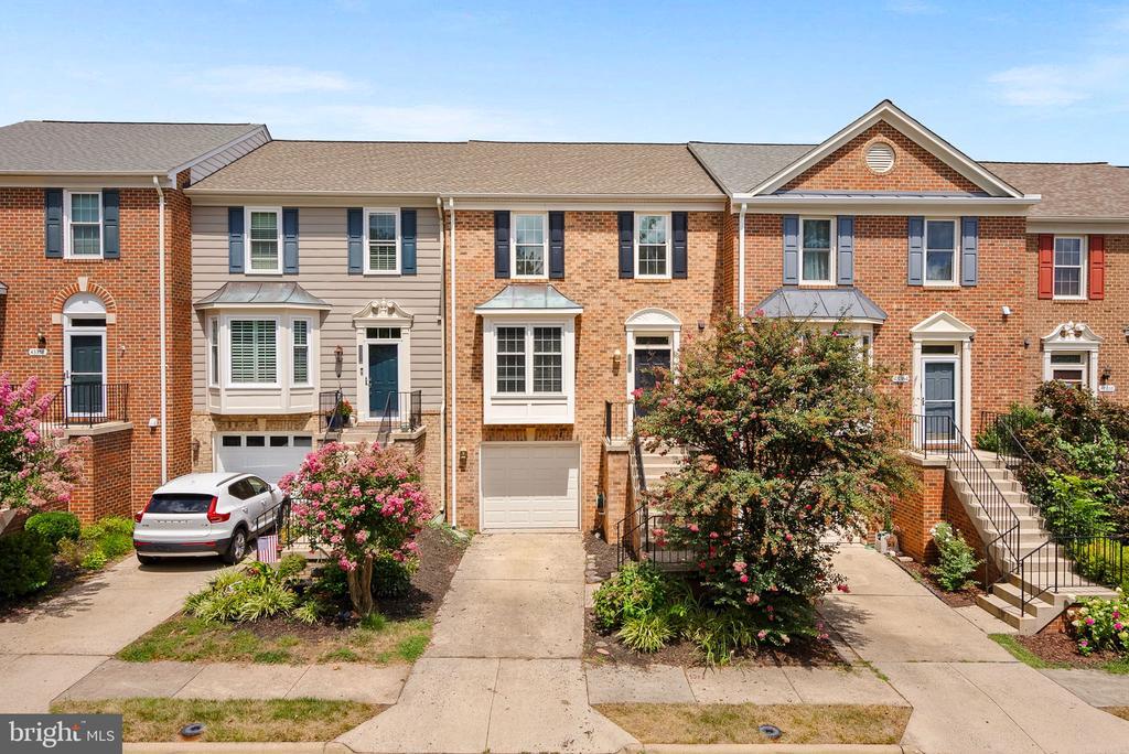 43362 Livery Square in Ashburn, VA - Foto de edificio
