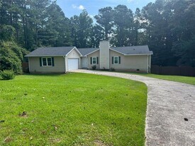 625 Locust Rd in Locust Grove, GA - Building Photo