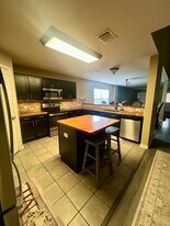 3703 Fiesta Tr in San Antonio, TX - Building Photo