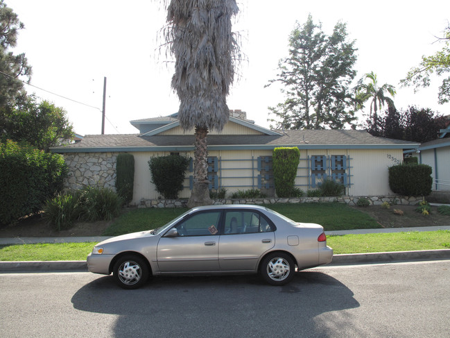 12322 Clearglen Ave in La Mirada, CA - Building Photo - Building Photo