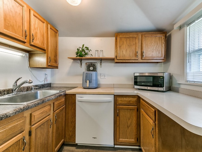 property at 320 Hixon Dr SE