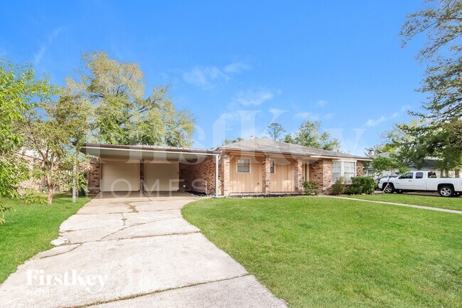 3804 Canterbury Dr in Baytown, TX - Building Photo - Building Photo