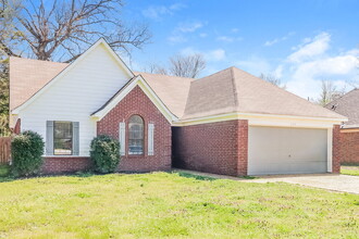 6794 Valerie Dr in Olive Branch, MS - Building Photo - Building Photo