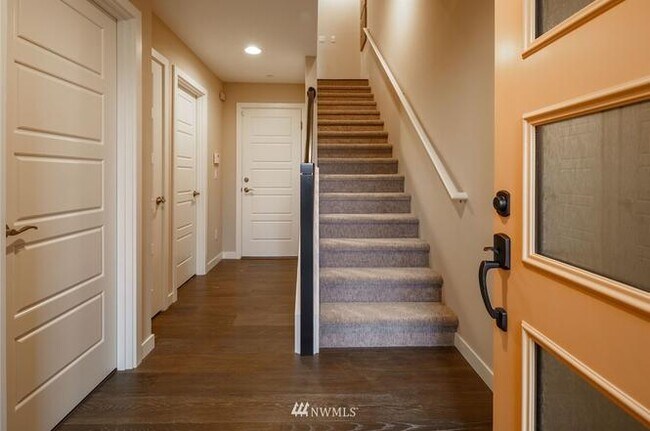 23705 8th Dr SE, Unit 80 in Bothell, WA - Foto de edificio - Building Photo