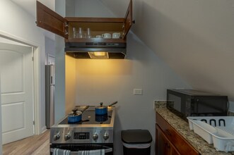 4926 W Medill Ave in Chicago, IL - Foto de edificio - Building Photo