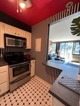 1800 Roundhill Rd in Charleston, WV - Building Photo - Building Photo