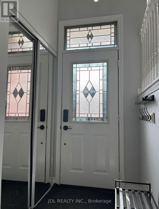 557 Bondi Ave in Newmarket, ON - Building Photo - Building Photo