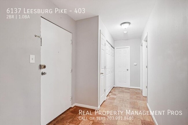 6137 Leesburg Pike in Falls Church, VA - Building Photo - Building Photo