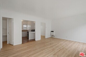 6773 Yucca St in Los Angeles, CA - Building Photo - Building Photo
