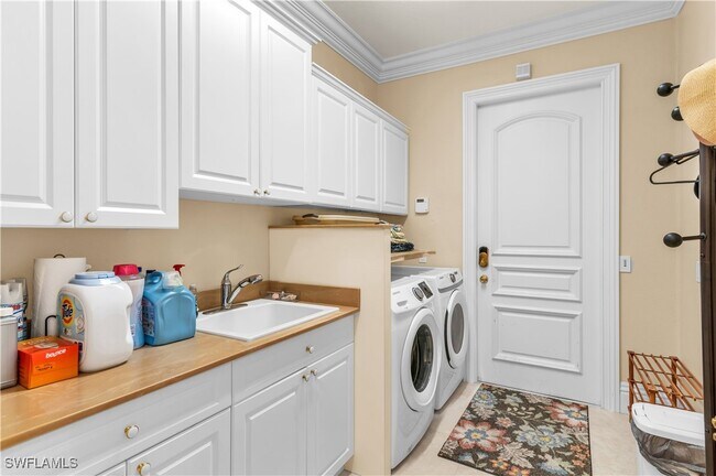 property at 601 S Barfield Dr