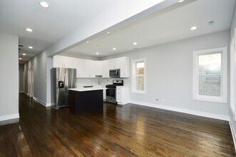 4906 N Rockwell St-Unit -G in Chicago, IL - Building Photo - Building Photo
