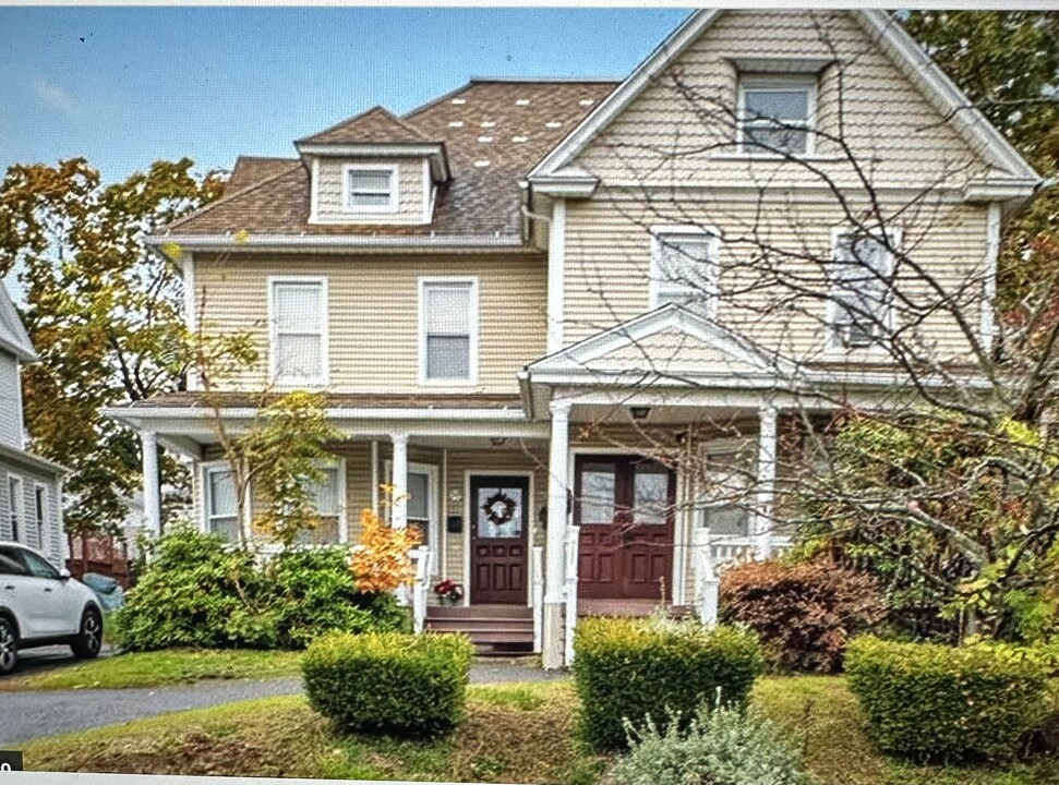 59 Cottage Ave, Unit 59 Cottage Ave. in Ansonia, CT - Building Photo