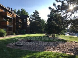 427 Wright St in Lakewood, CO - Building Photo