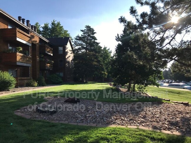427 Wright St in Lakewood, CO - Building Photo - Building Photo