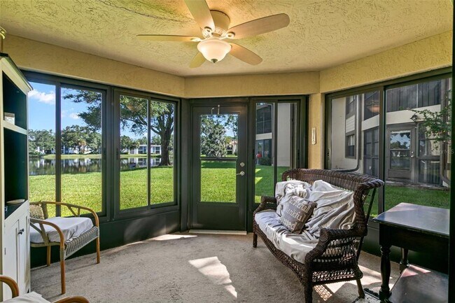 237 Woodlake Wynde in Oldsmar, FL - Foto de edificio - Building Photo