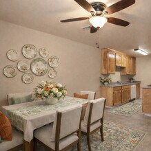 Castle Vista Senior Duplex Community in Atwater, CA - Foto de edificio - Building Photo