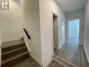 23 Mermot Ln in Markham, ON - Building Photo - Building Photo