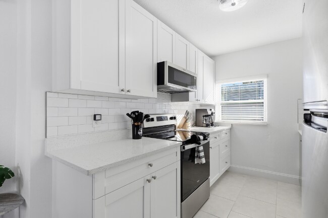 118 W Sligh Ave in Tampa, FL - Foto de edificio - Building Photo